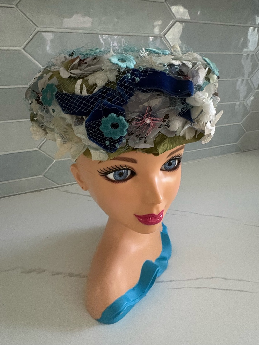 Vintage 1950s-60s Floral Toque Cocktail Hat Blue Velvet Net Veil Union Label FD
